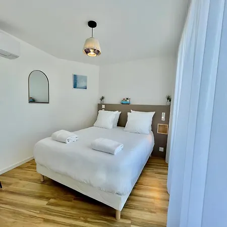 Pgh N14 - 200m De La Avec Parking Prive Apartamento